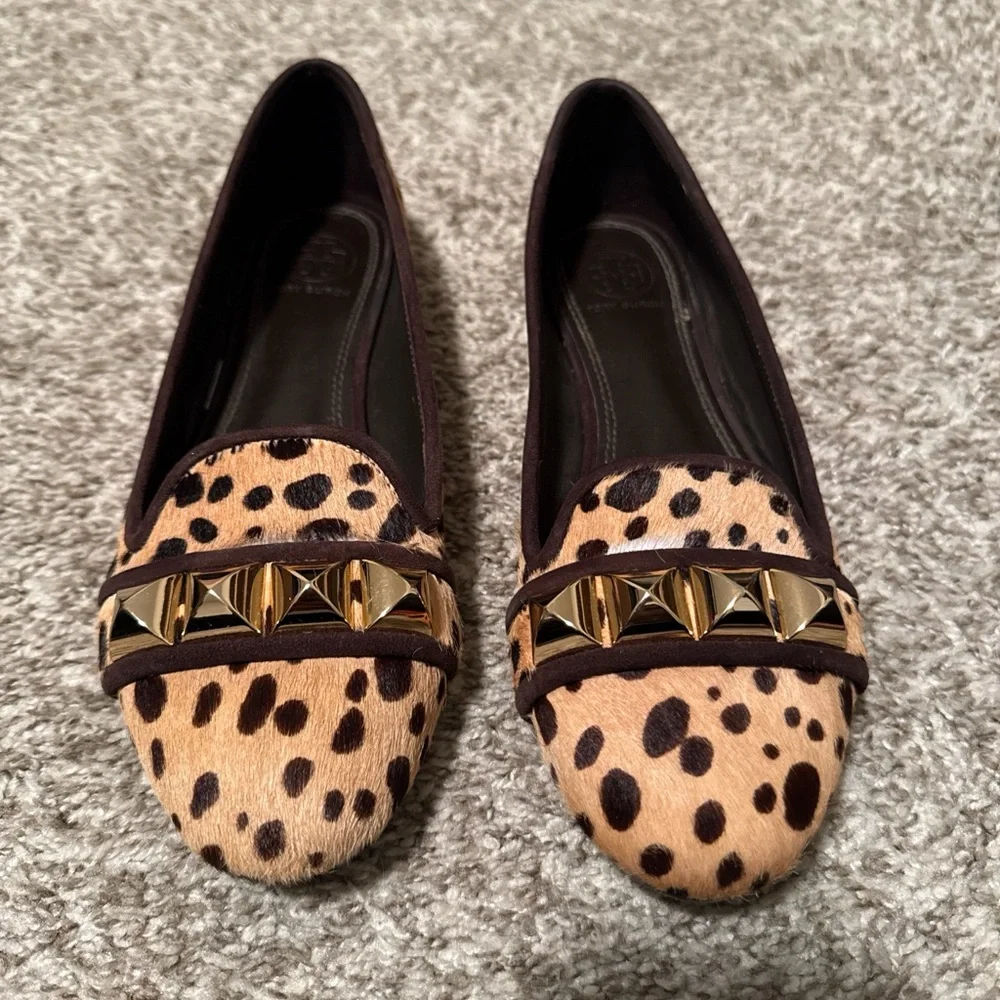 Tory Burch Animal Print Flats with Gold Studs - Picture 1 of 8
